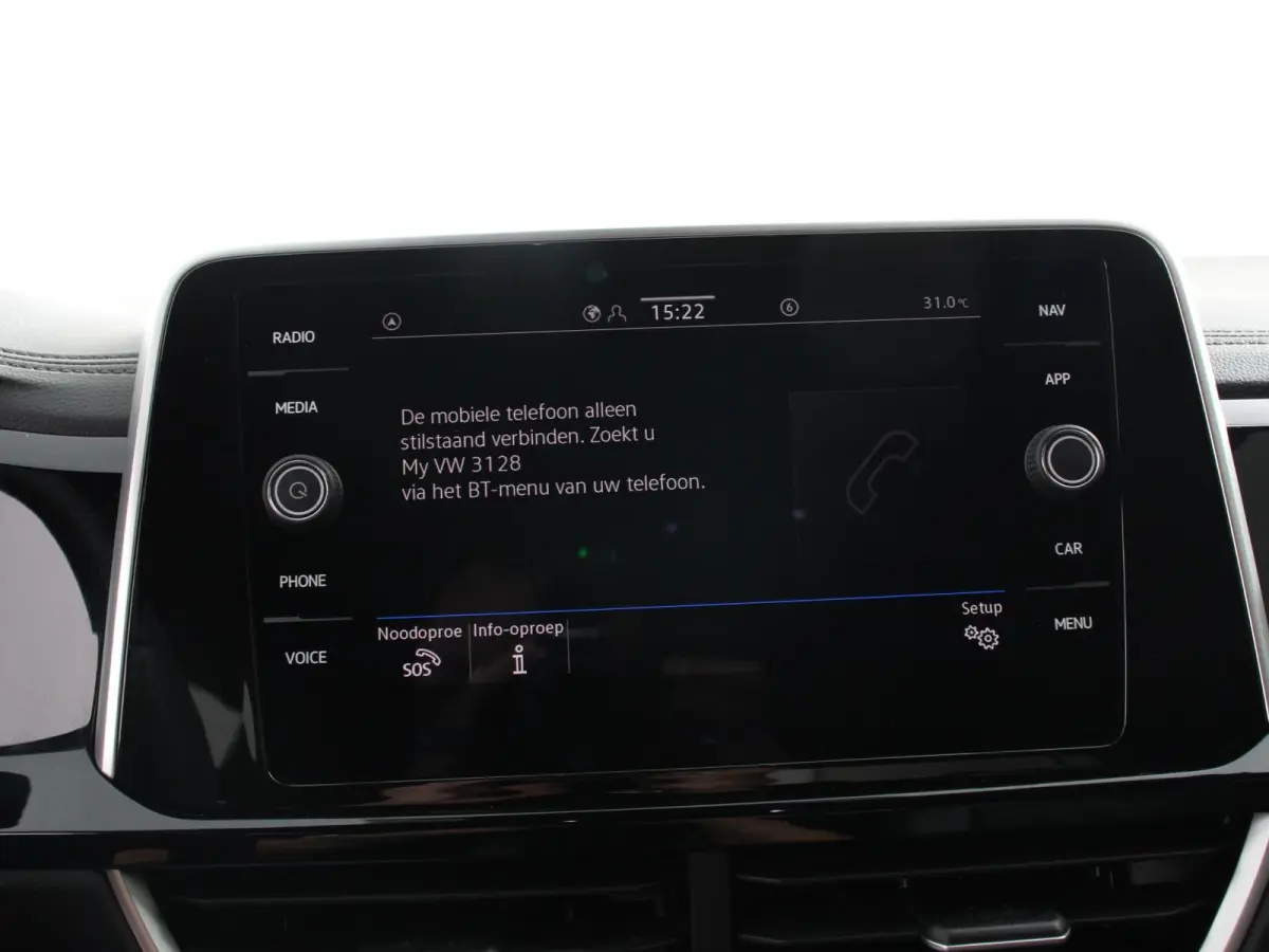 1.5 eTsi R-Line Edition Automaat Navigatie Apple Carplay/Android Auto Camera Parkeersensoren Adaptive Cruise Control Stoelverwarming Virtual Cockpit Elektrische achterklep Getinte ramen Clim