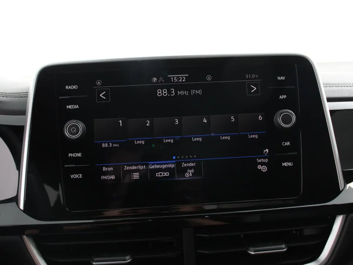 1.5 eTsi R-Line Edition Automaat Navigatie Apple Carplay/Android Auto Camera Parkeersensoren Adaptive Cruise Control Stoelverwarming Virtual Cockpit Elektrische achterklep Getinte ramen Clim