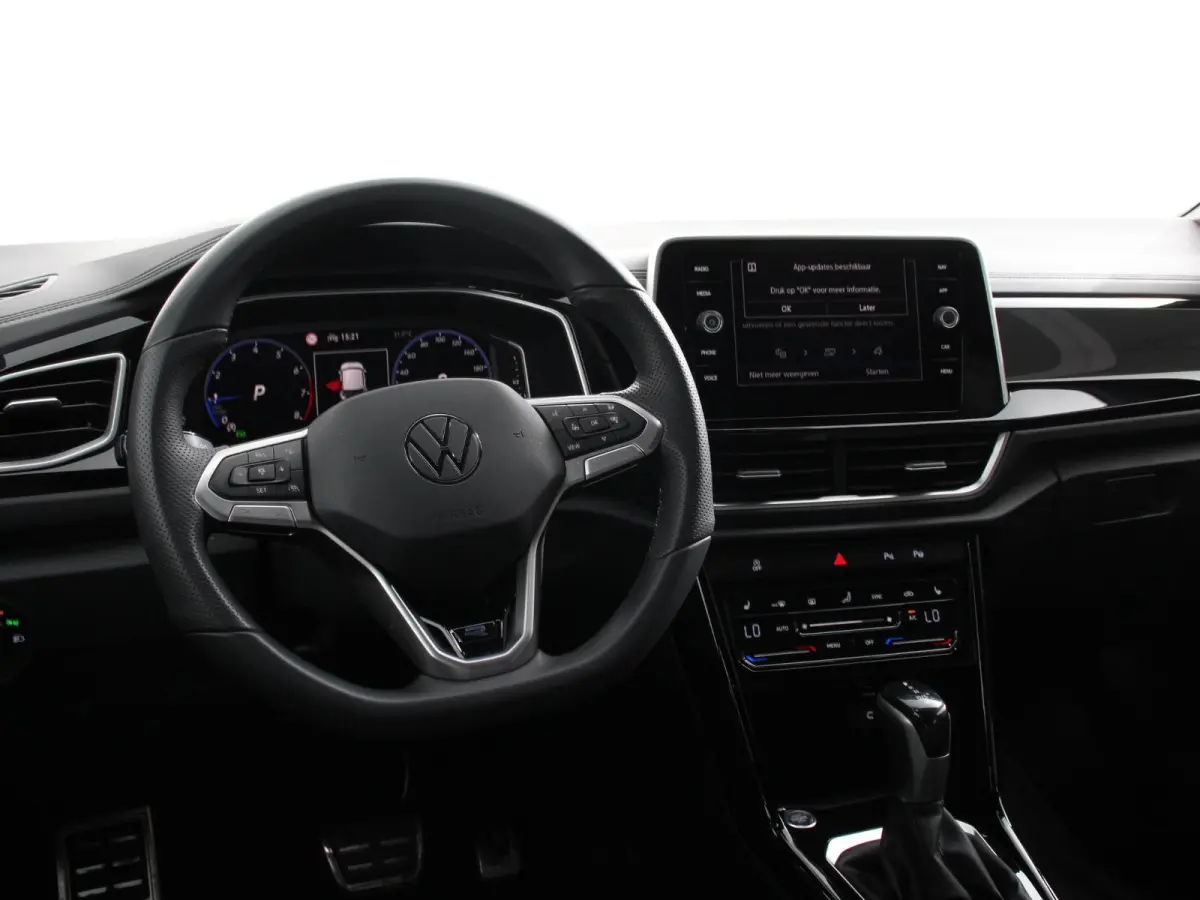 1.5 eTsi R-Line Edition Automaat Navigatie Apple Carplay/Android Auto Camera Parkeersensoren Adaptive Cruise Control Stoelverwarming Virtual Cockpit Elektrische achterklep Getinte ramen Clim