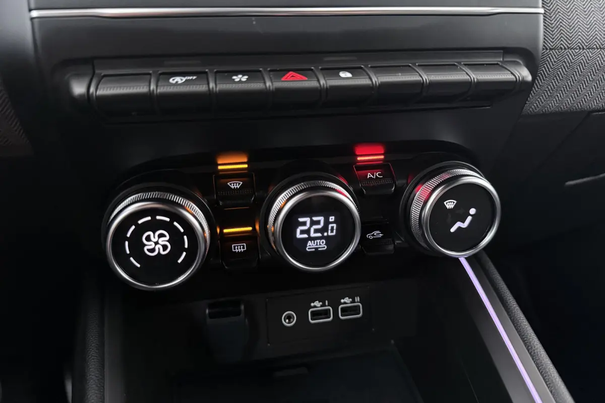 1.0 TCe 90 GPF techno Camera Carplay Cruise