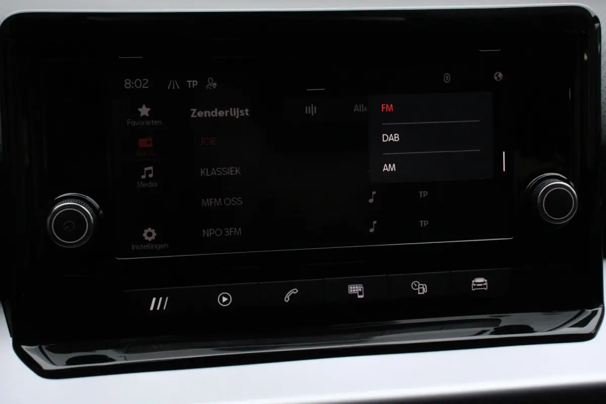 1.0 TSI 110pk DSG FR Automaat Navigatie Apple Carplay/Android Auto Camera Parkeersensoren Adaptive cruise control Keyless Entry/Start Virtual Cockpit Stoelverwarming Ledverlichting Getinte r