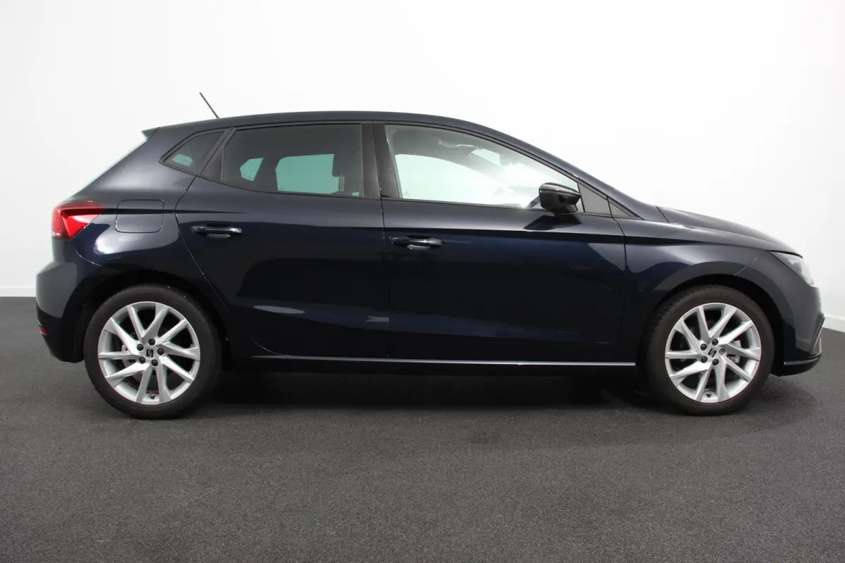 1.0 TSI 110pk DSG FR Automaat Navigatie Apple Carplay/Android Auto Camera Parkeersensoren Adaptive cruise control Keyless Entry/Start Virtual Cockpit Stoelverwarming Ledverlichting Getinte r