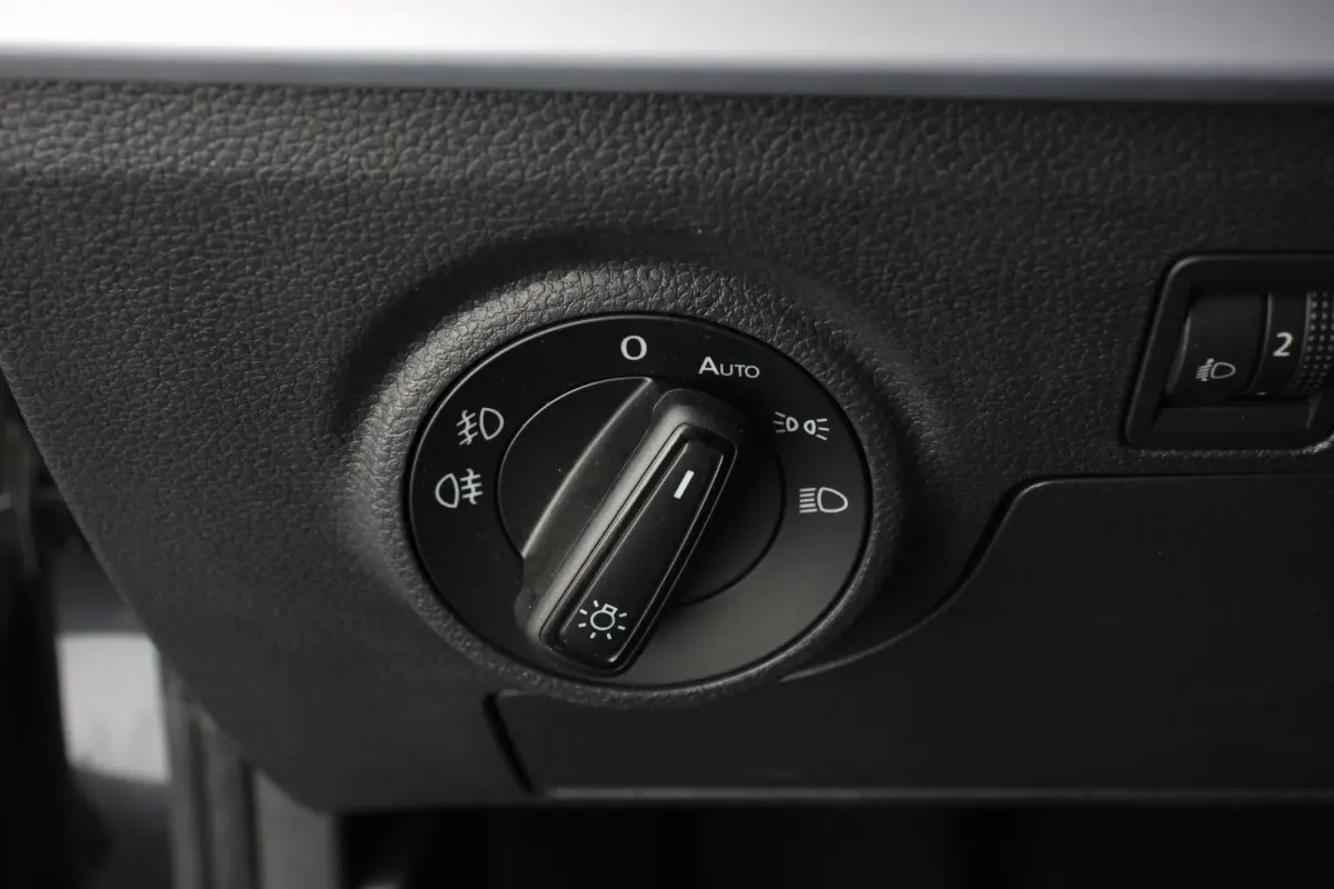 1.0 TSI 110pk DSG FR Automaat Navigatie Apple Carplay/Android Auto Camera Parkeersensoren Adaptive cruise control Keyless Entry/Start Virtual Cockpit Stoelverwarming Ledverlichting Getinte r