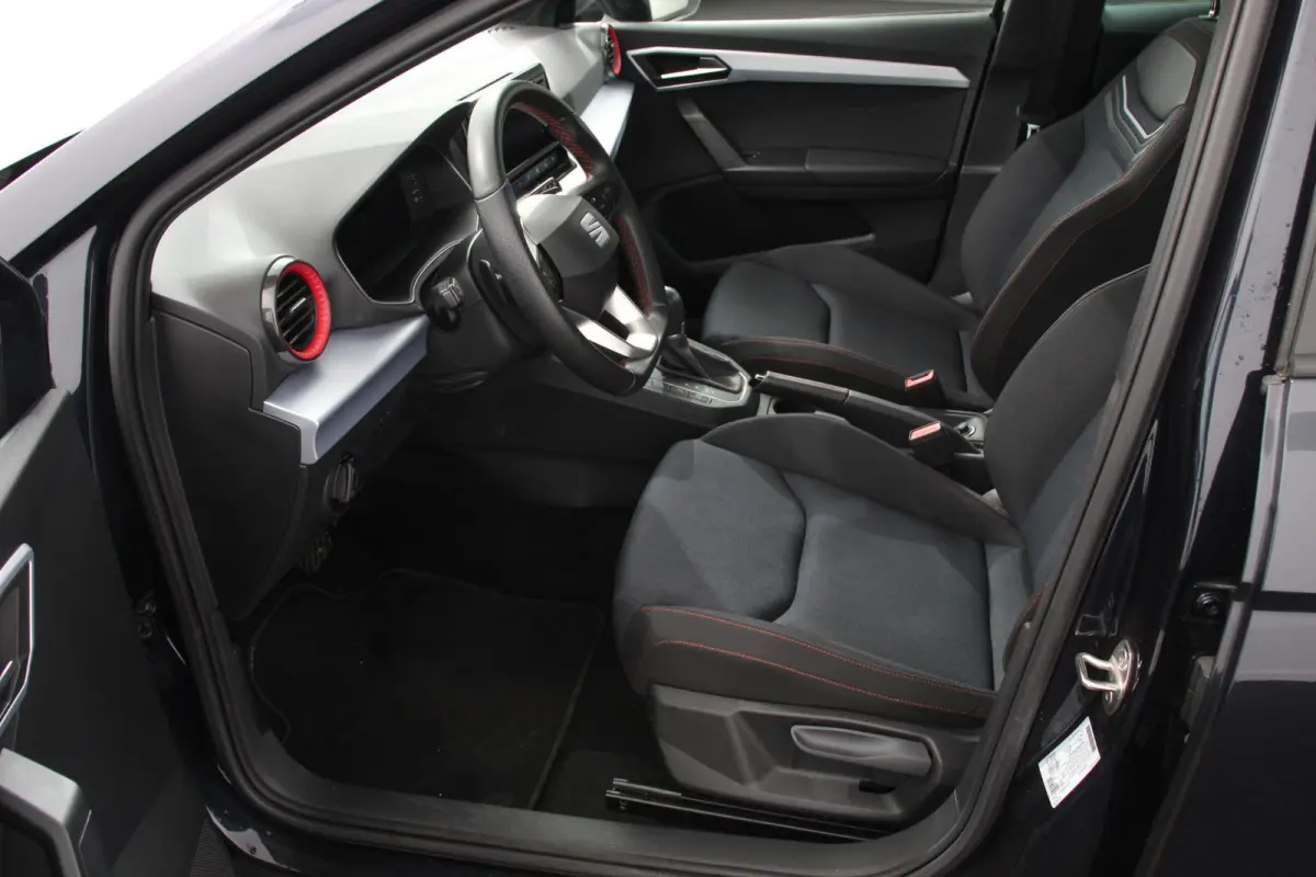 1.0 TSI 110pk DSG FR Automaat Navigatie Apple Carplay/Android Auto Camera Parkeersensoren Adaptive cruise control Keyless Entry/Start Virtual Cockpit Stoelverwarming Ledverlichting Getinte r