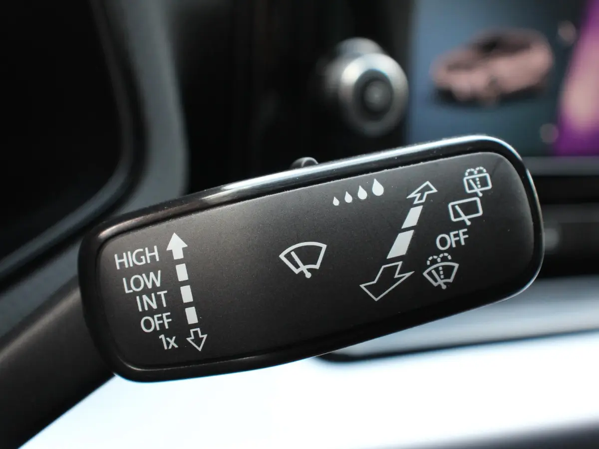 1.0 TSI 110pk DSG FR Automaat Navigatie Apple Carplay/Android Auto Camera Parkeersensoren Adaptive cruise control Keyless Entry/Start Virtual Cockpit Stoelverwarming Ledverlichting Getinte r