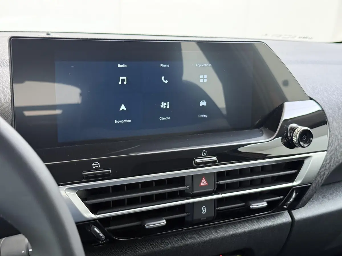 Feel 50 kWh 136pk | Apple Carplay / Android Auto | Camera | Climate Control
