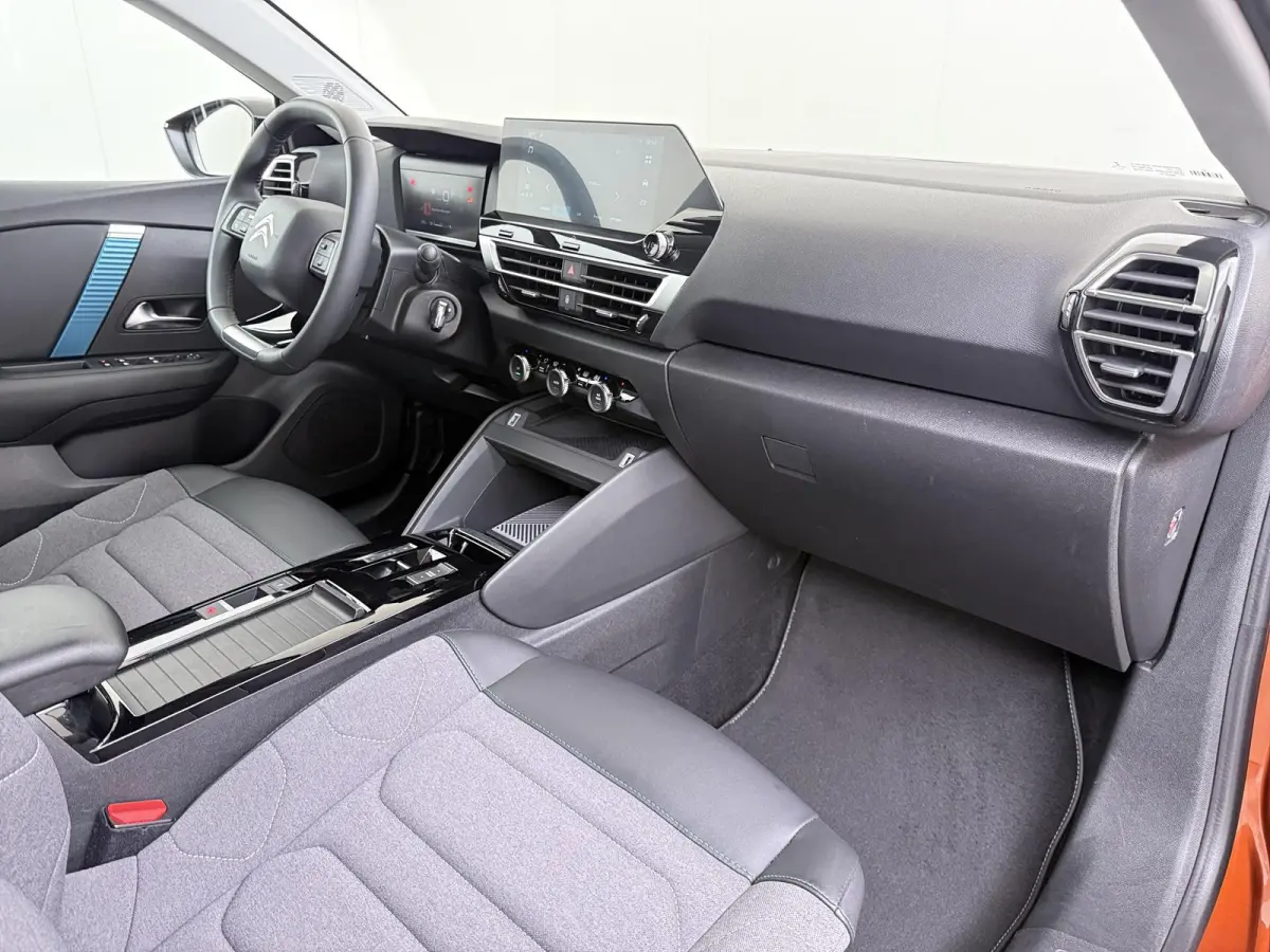 Feel 50 kWh 136pk | Apple Carplay / Android Auto | Camera | Climate Control