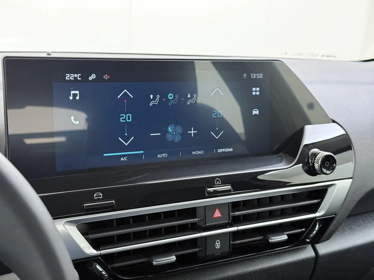 Feel 50 kWh 136pk | Apple Carplay / Android Auto | Camera | Climate Control