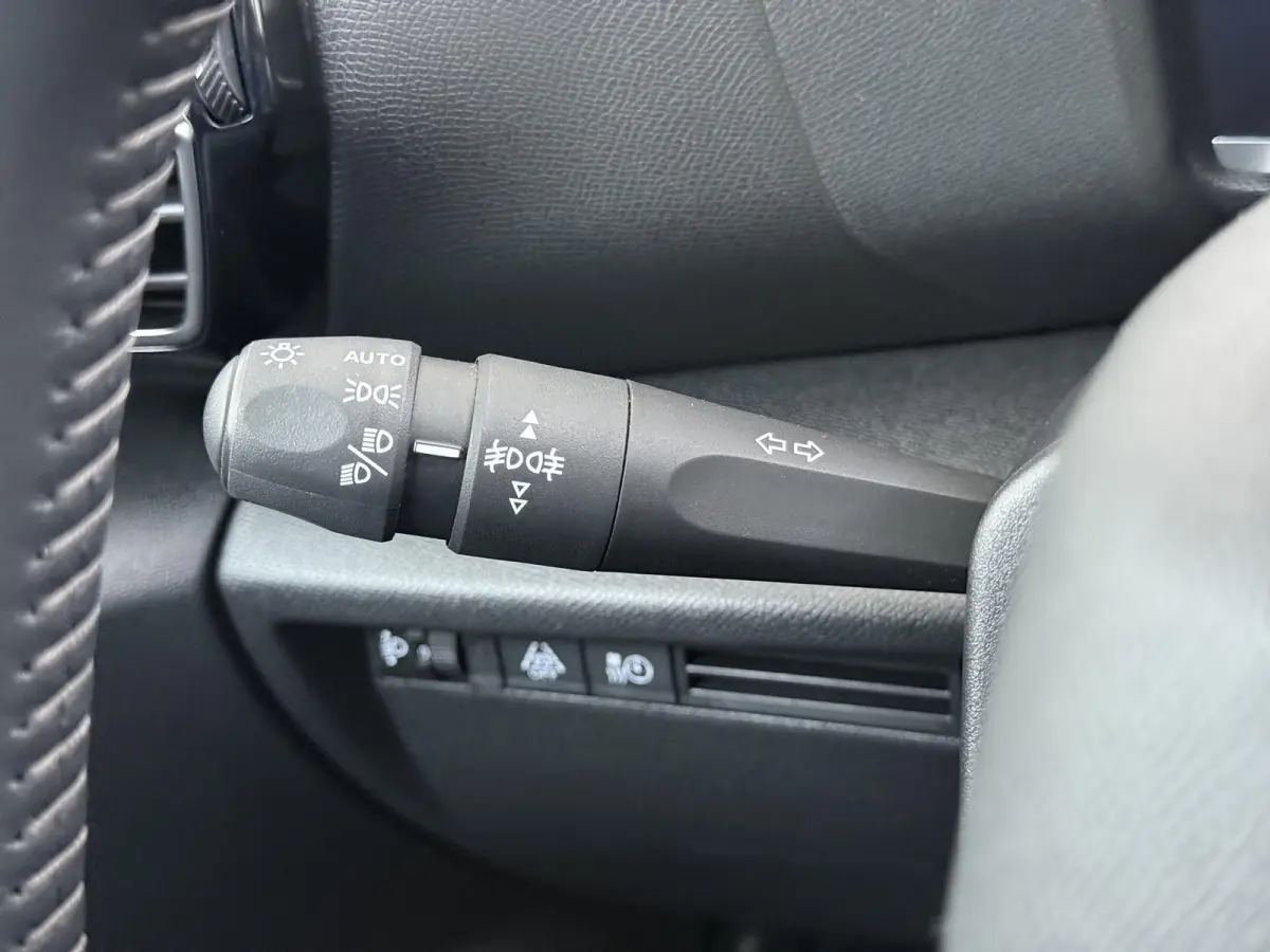 Feel 50 kWh 136pk | Apple Carplay / Android Auto | Camera | Climate Control