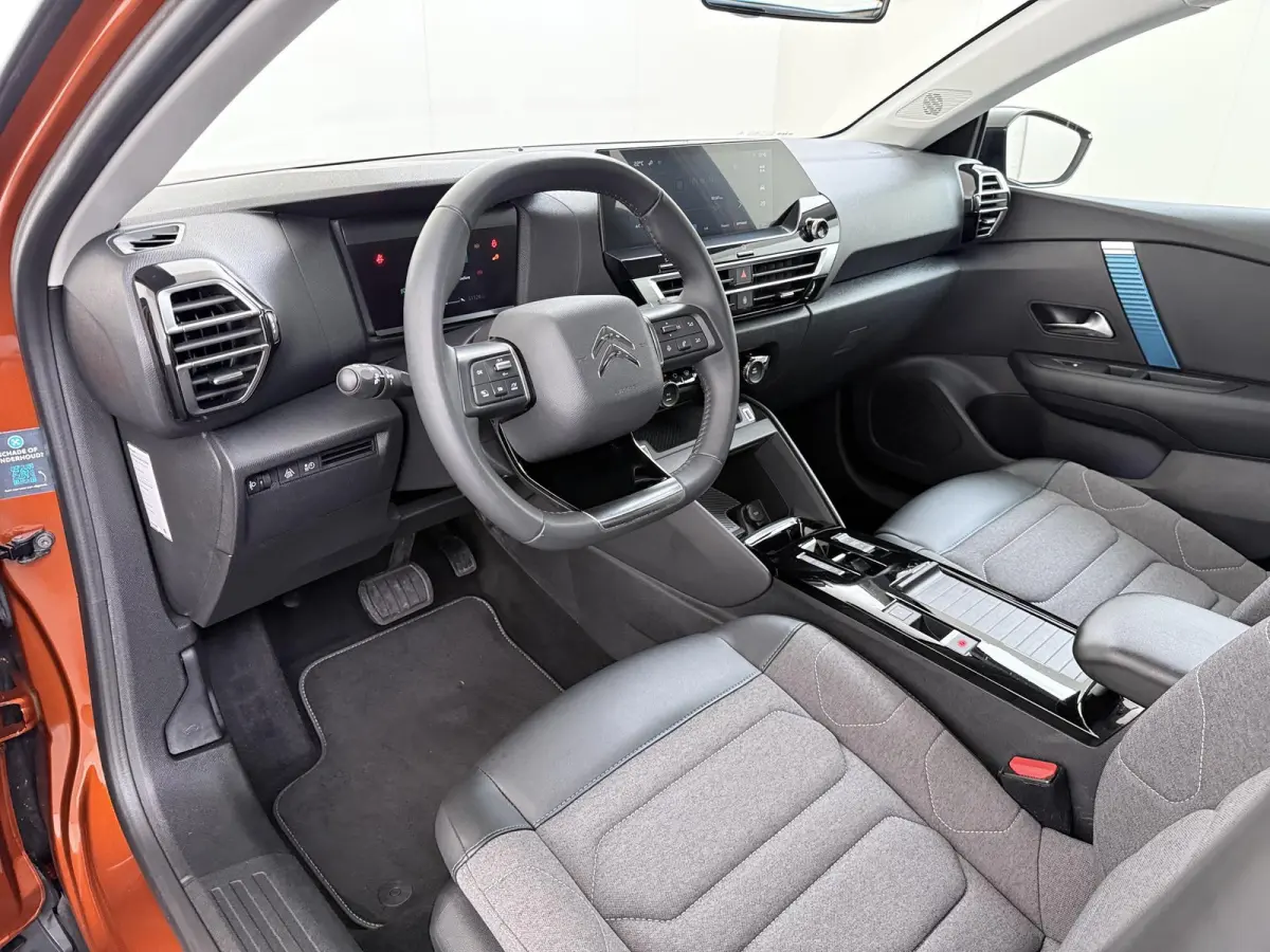Feel 50 kWh 136pk | Apple Carplay / Android Auto | Camera | Climate Control