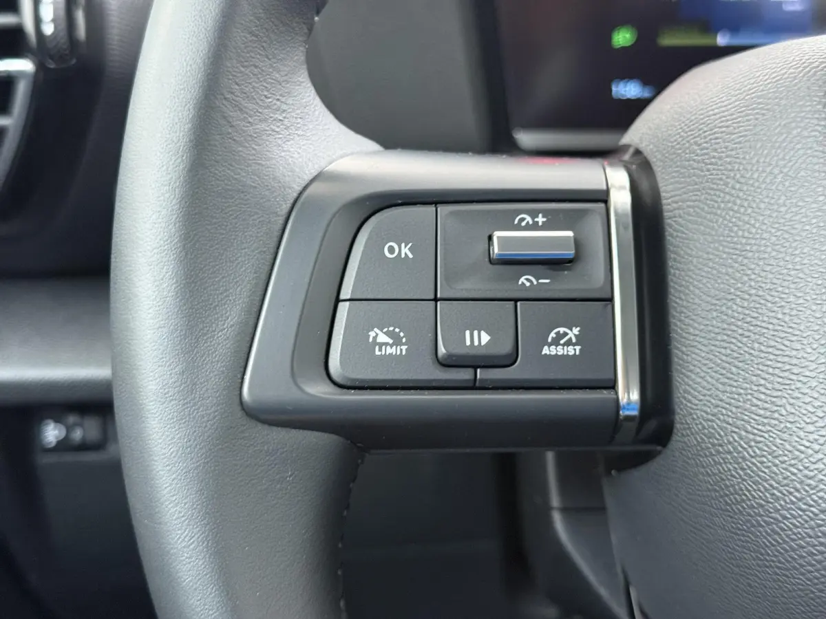 Feel 50 kWh 136pk | Apple Carplay / Android Auto | Camera | Climate Control
