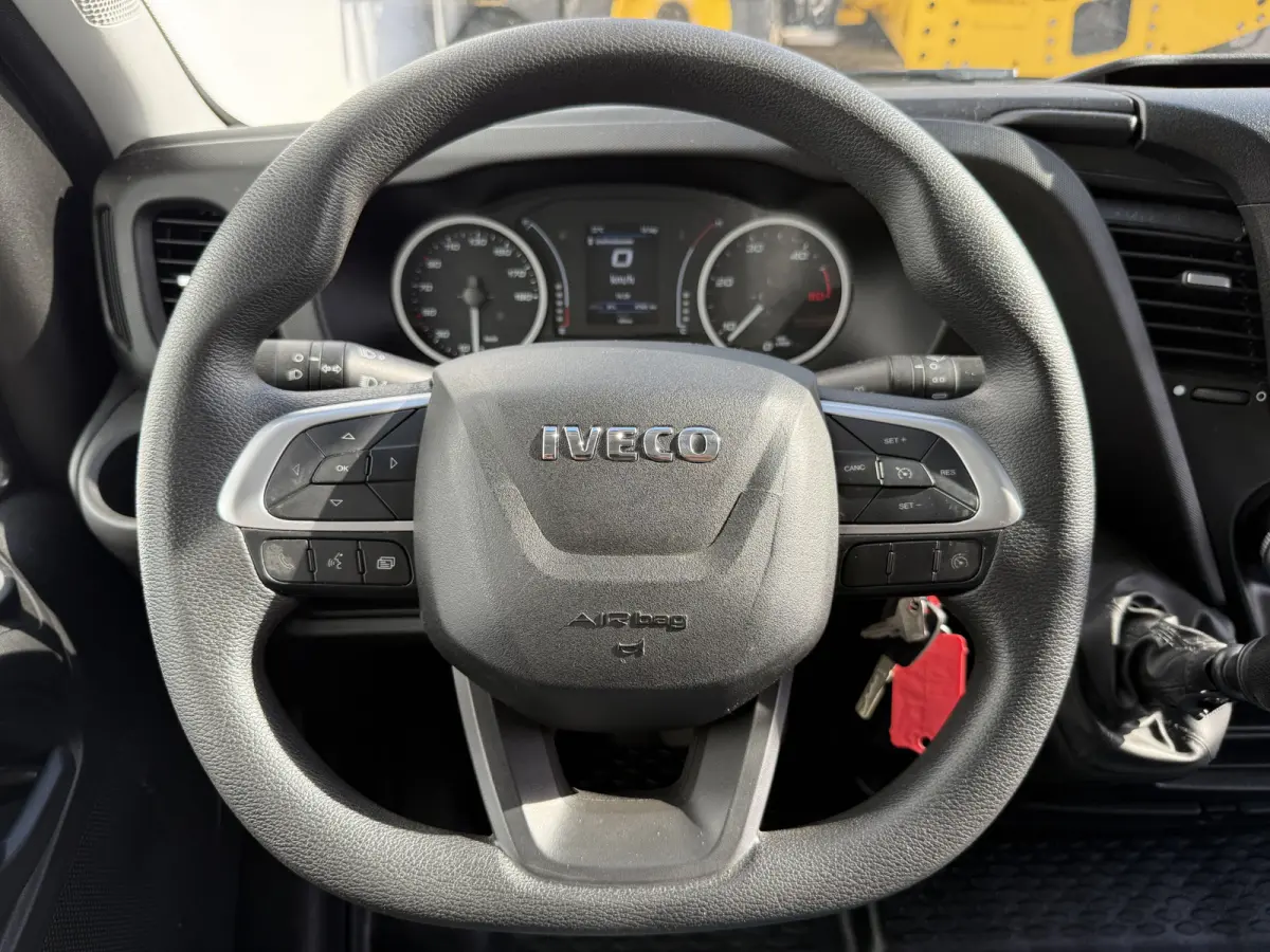 35C16 3.0 160PK Bakwagen Laadklep Zijdeur Camera Climate Control Bluetooth Luchtgeveerde stoel Meubelbak Koffer