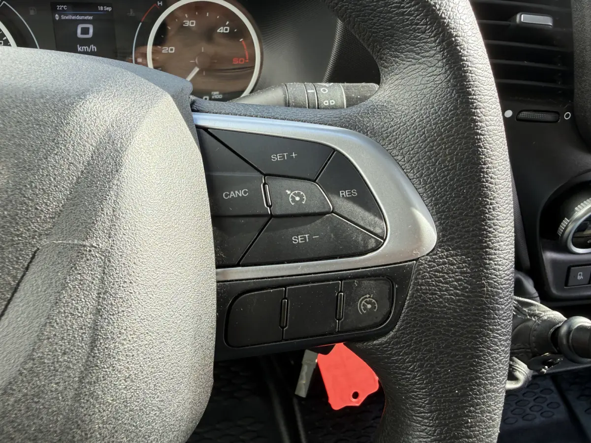 35C16 3.0 160PK Bakwagen Laadklep Zijdeur Camera Climate Control Bluetooth Luchtgeveerde stoel Meubelbak Koffer