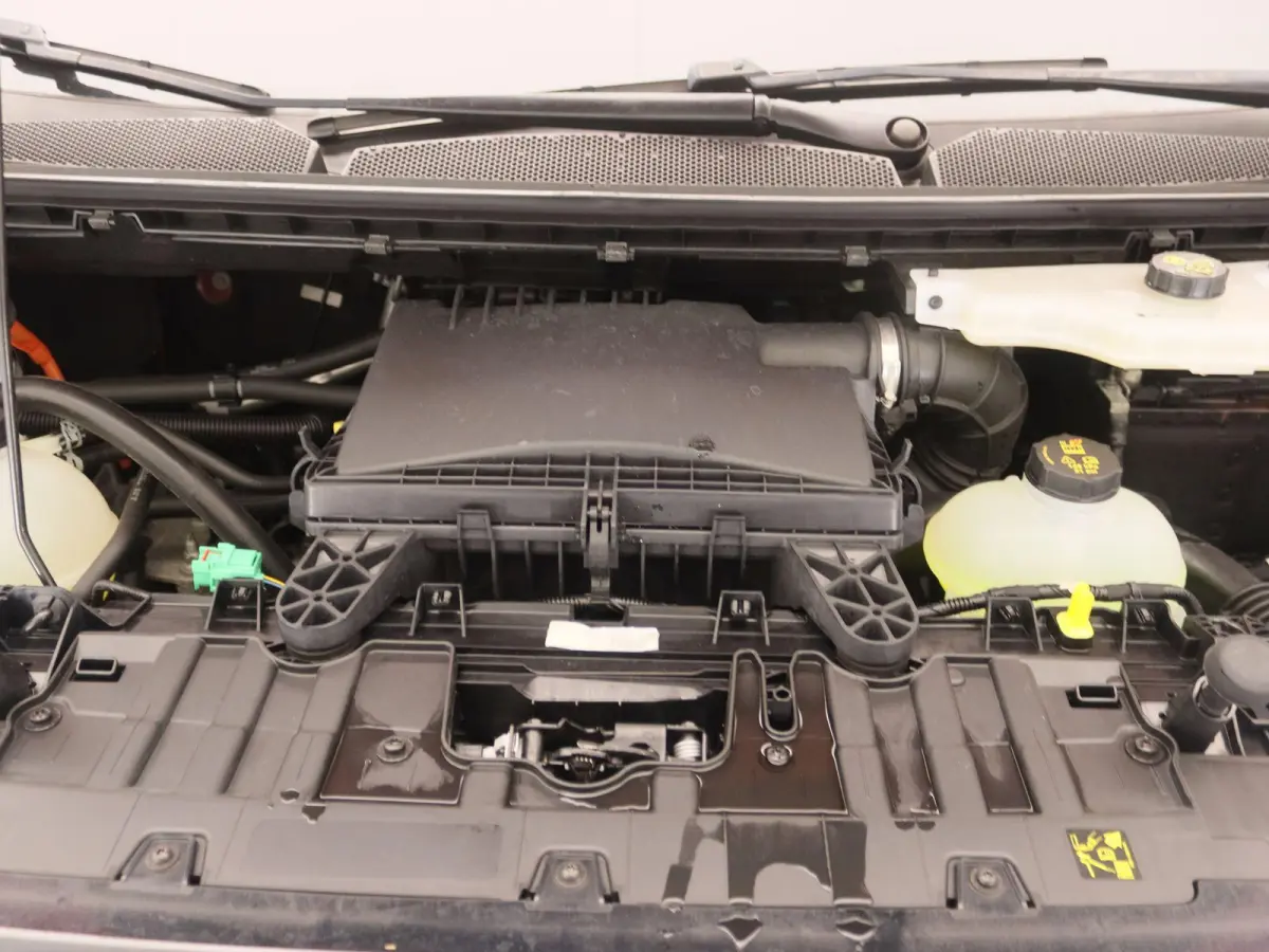 320 2.5 PHEV L2H1 Limited | Toegang tot ZE Zones!!! | Trekhaak | Adaptieve cruise control | Dodehoek detectie |