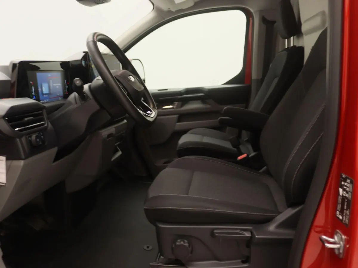 320 2.5 PHEV L2H1 Limited | Toegang tot ZE Zones!!! | Trekhaak | Adaptieve cruise control | Dodehoek detectie |