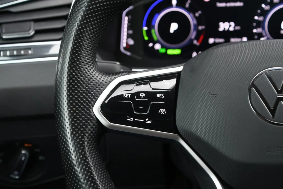 1.4 TSI eHybrid R-Line Business+ | SOH 93,6%