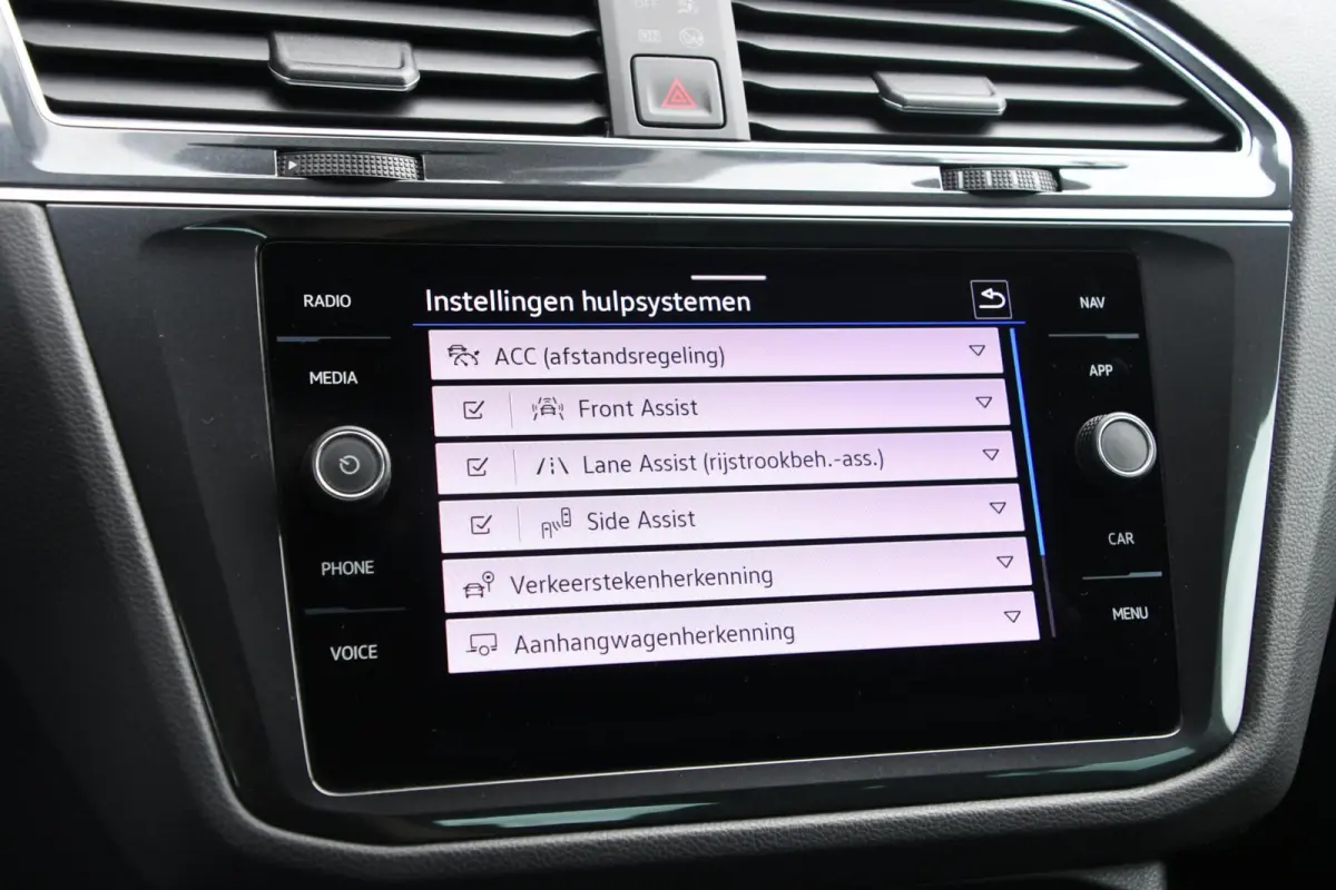 1.4 TSI eHybrid R-Line Business+ | SOH 93,6%