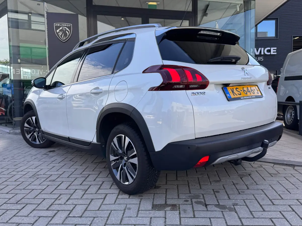 1.2 110PK Allure | Uniek Lage KM-stand | Trekhaak | Panoramadak | Navigatie | DAB | Apple Carplay | | Electronic climate controle | Elektrische ramen voor en achter | LED dagrijverlichting
