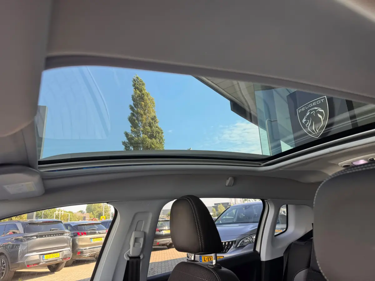 1.2 110PK Allure | Uniek Lage KM-stand | Trekhaak | Panoramadak | Navigatie | DAB | Apple Carplay | | Electronic climate controle | Elektrische ramen voor en achter | LED dagrijverlichting