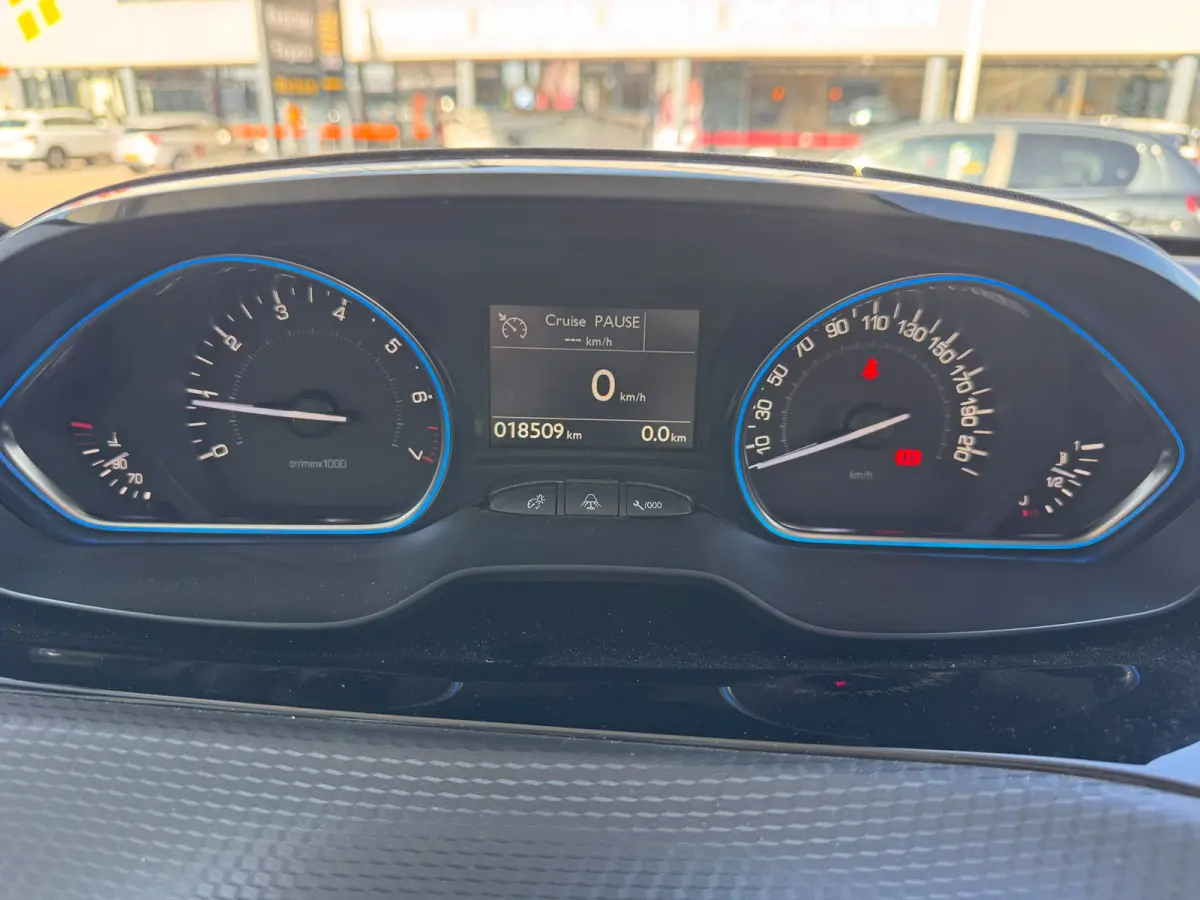 1.2 110PK Allure | Uniek Lage KM-stand | Trekhaak | Panoramadak | Navigatie | DAB | Apple Carplay | | Electronic climate controle | Elektrische ramen voor en achter | LED dagrijverlichting