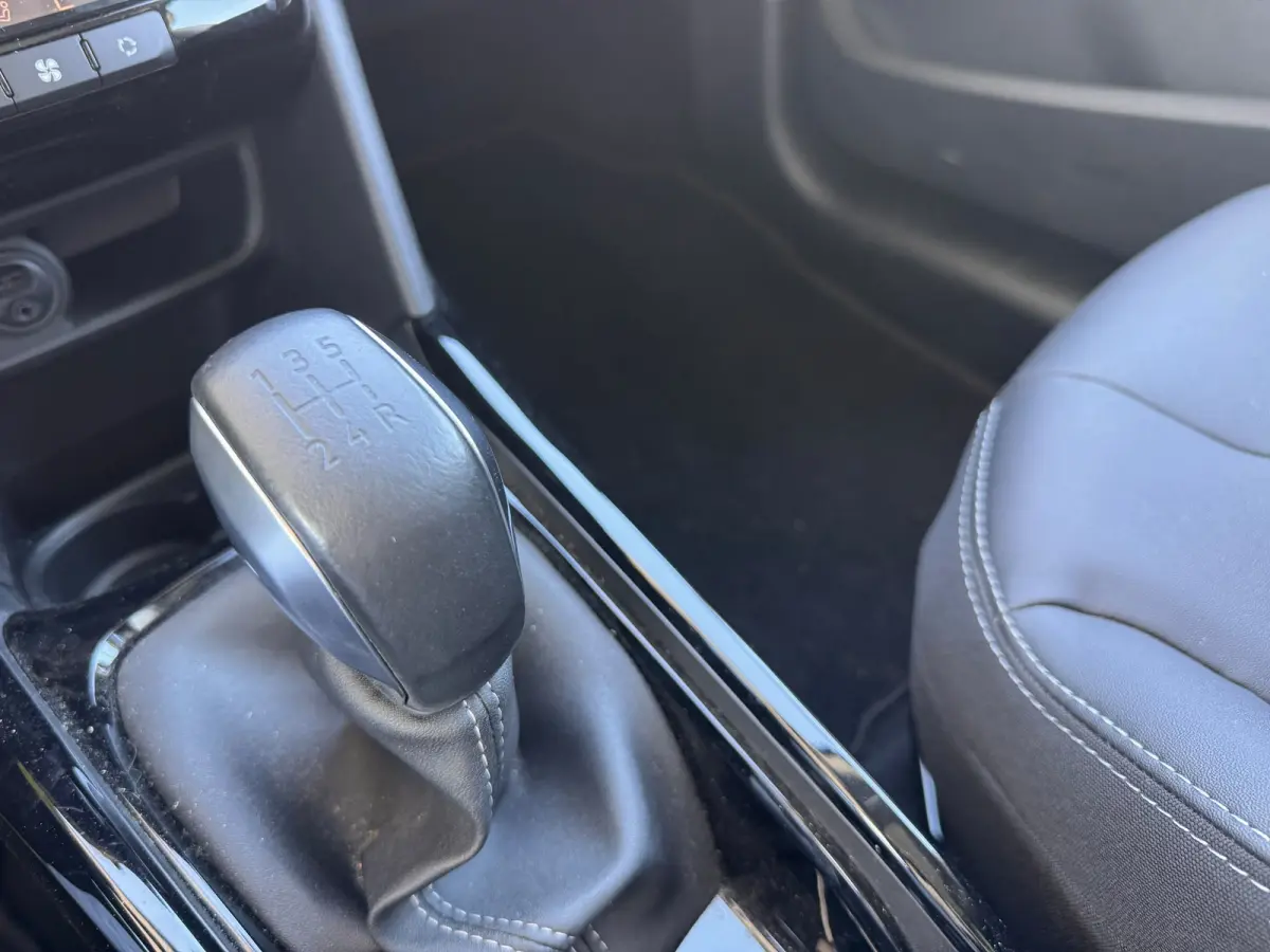 1.2 110PK Allure | Uniek Lage KM-stand | Trekhaak | Panoramadak | Navigatie | DAB | Apple Carplay | | Electronic climate controle | Elektrische ramen voor en achter | LED dagrijverlichting