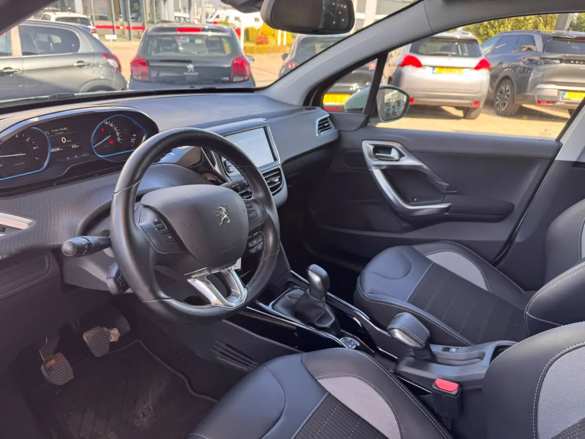 1.2 110PK Allure | Uniek Lage KM-stand | Trekhaak | Panoramadak | Navigatie | DAB | Apple Carplay | | Electronic climate controle | Elektrische ramen voor en achter | LED dagrijverlichting