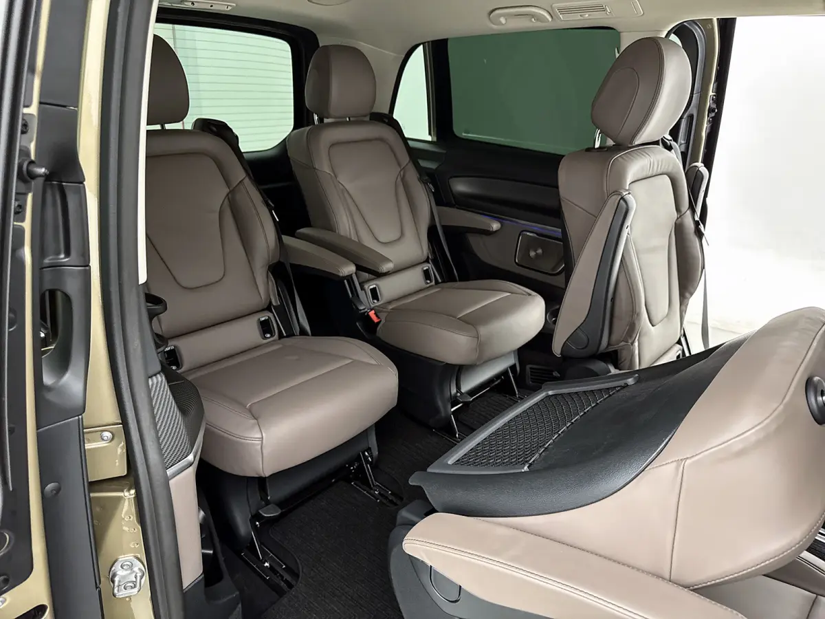 300d L2 Exclusive Marge (BTW & BPM-vrij) 6-zitplaatsen Memory seats Burmester Luchtvering Nappa Leder