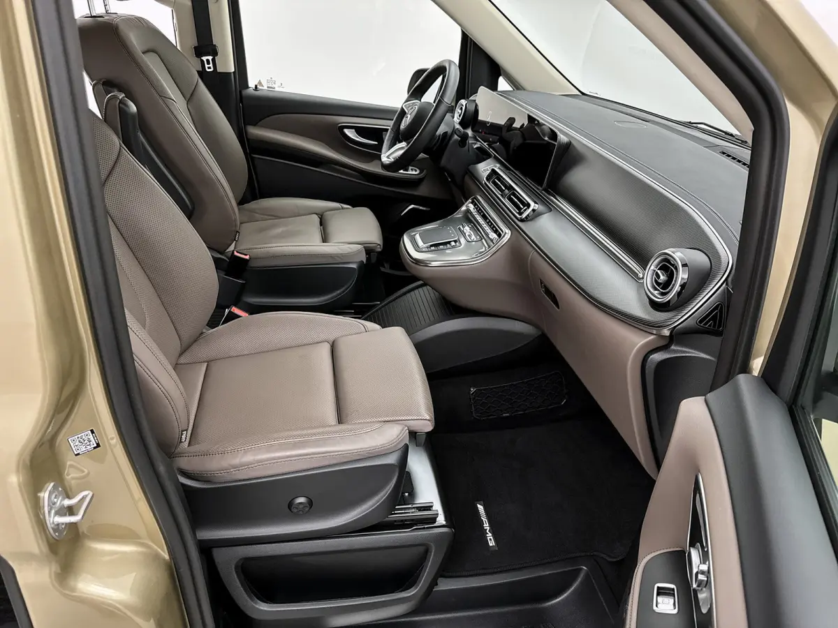 300d L2 Exclusive Marge (BTW & BPM-vrij) 6-zitplaatsen Memory seats Burmester Luchtvering Nappa Leder