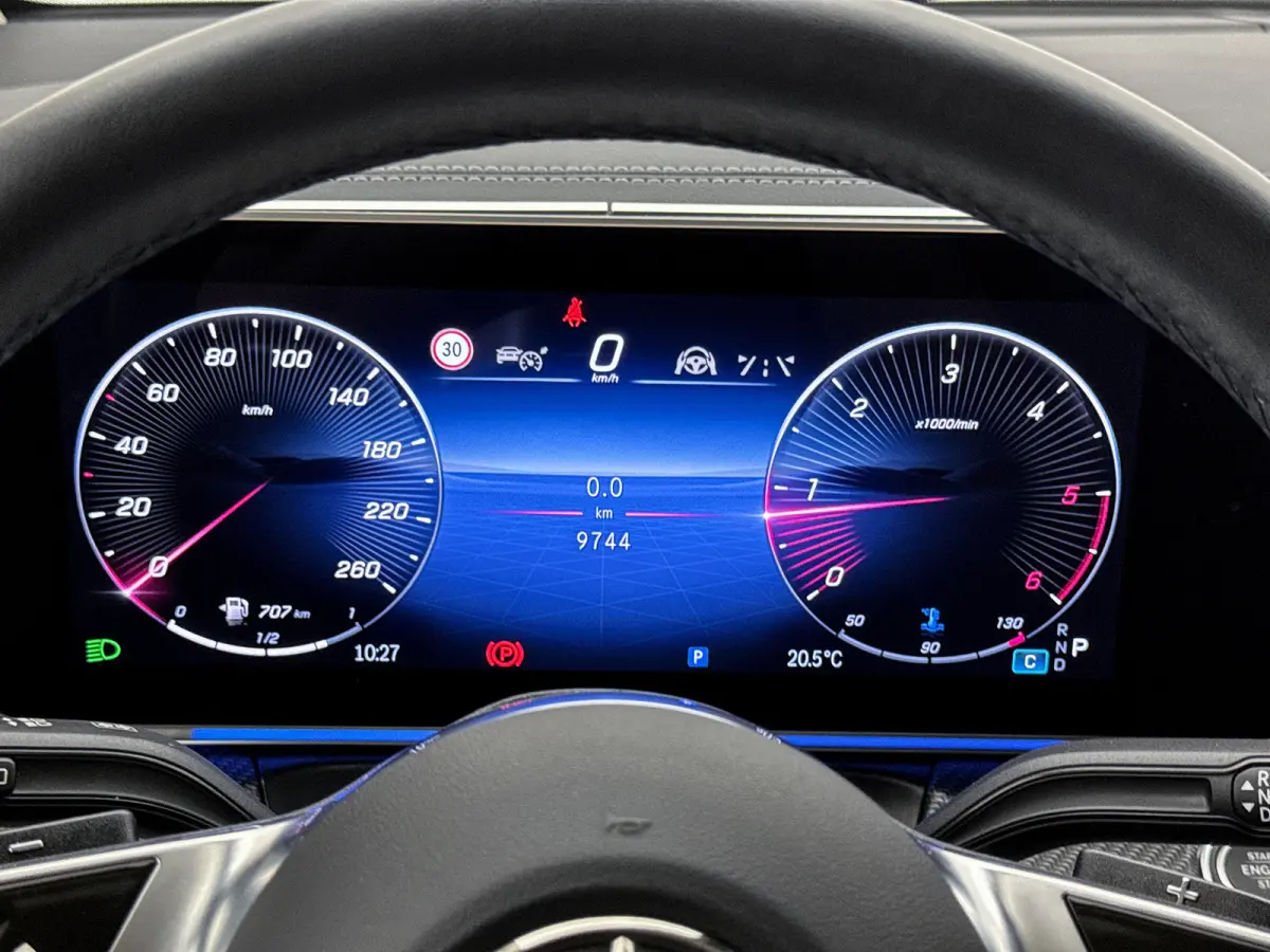 300d L2 Exclusive Marge (BTW & BPM-vrij) 6-zitplaatsen Memory seats Burmester Luchtvering Nappa Leder