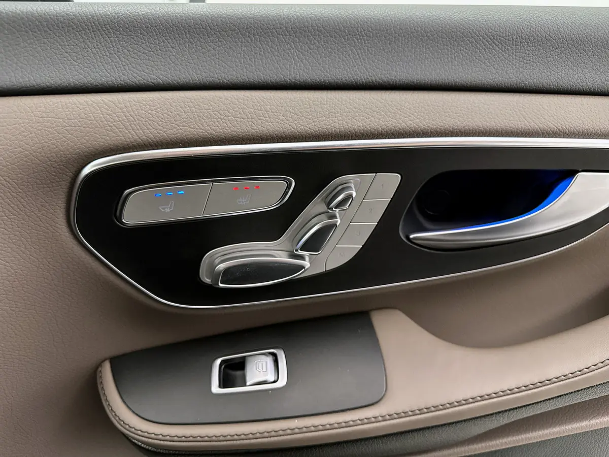 300d L2 Exclusive Marge (BTW & BPM-vrij) 6-zitplaatsen Memory seats Burmester Luchtvering Nappa Leder