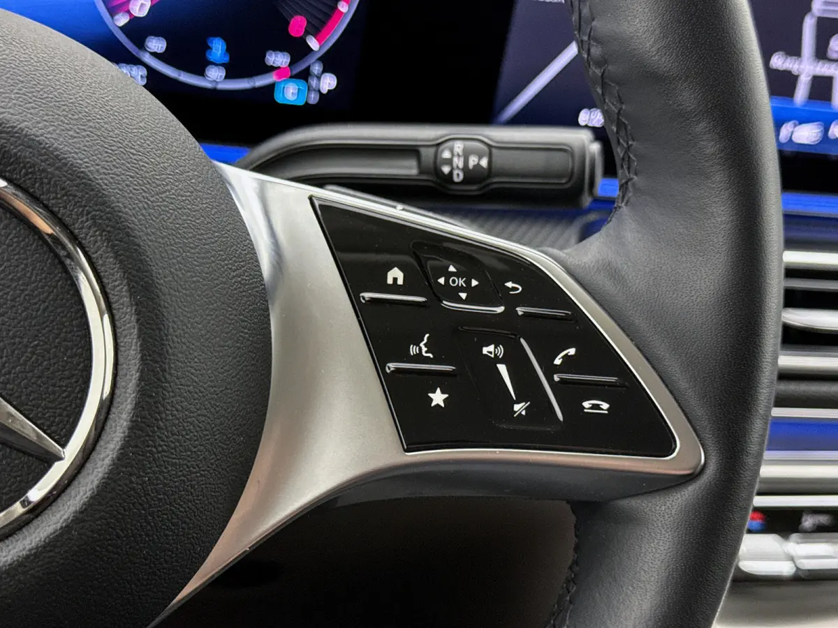 300d L2 Exclusive Marge (BTW & BPM-vrij) 6-zitplaatsen Memory seats Burmester Luchtvering Nappa Leder