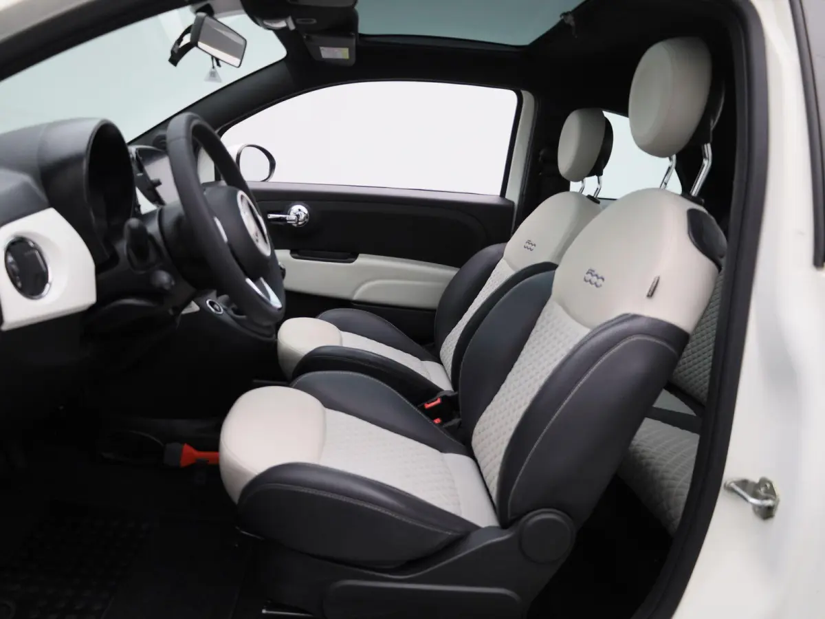 1.0 Hybrid Dolcevita | Apple Carplay / Android Auto | Cruise Control | Panoramadak | Parkeersensoren | Lichtmetalen Velgen |