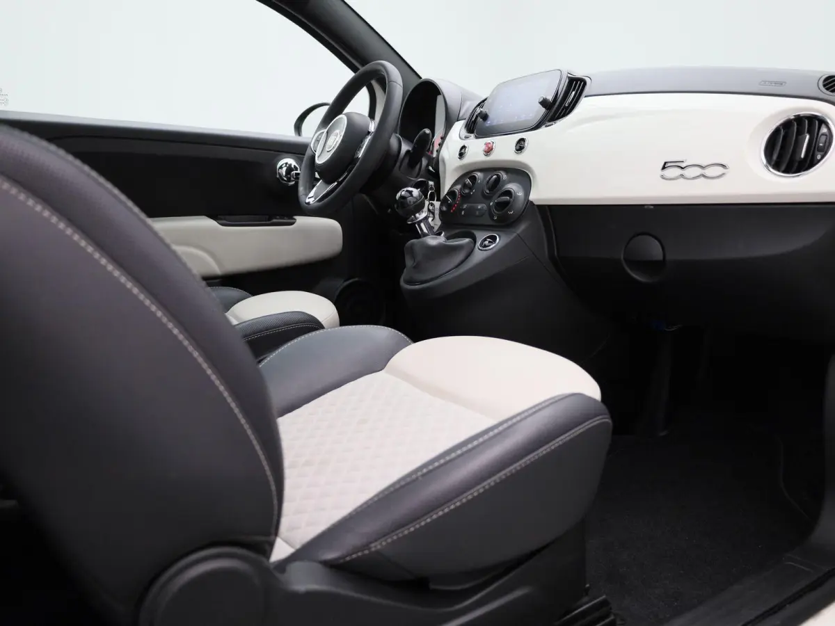 1.0 Hybrid Dolcevita | Apple Carplay / Android Auto | Cruise Control | Panoramadak | Parkeersensoren | Lichtmetalen Velgen |