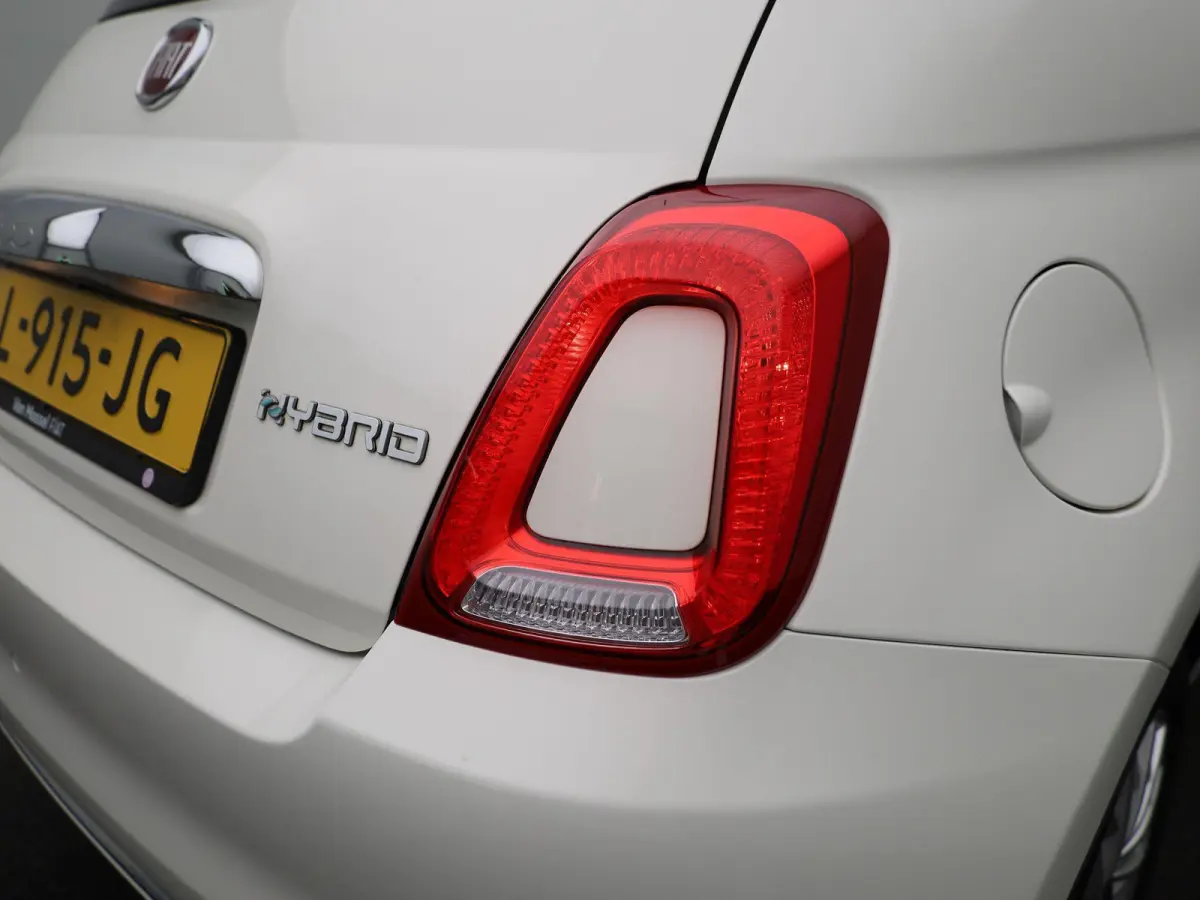 1.0 Hybrid Dolcevita | Apple Carplay / Android Auto | Cruise Control | Panoramadak | Parkeersensoren | Lichtmetalen Velgen |