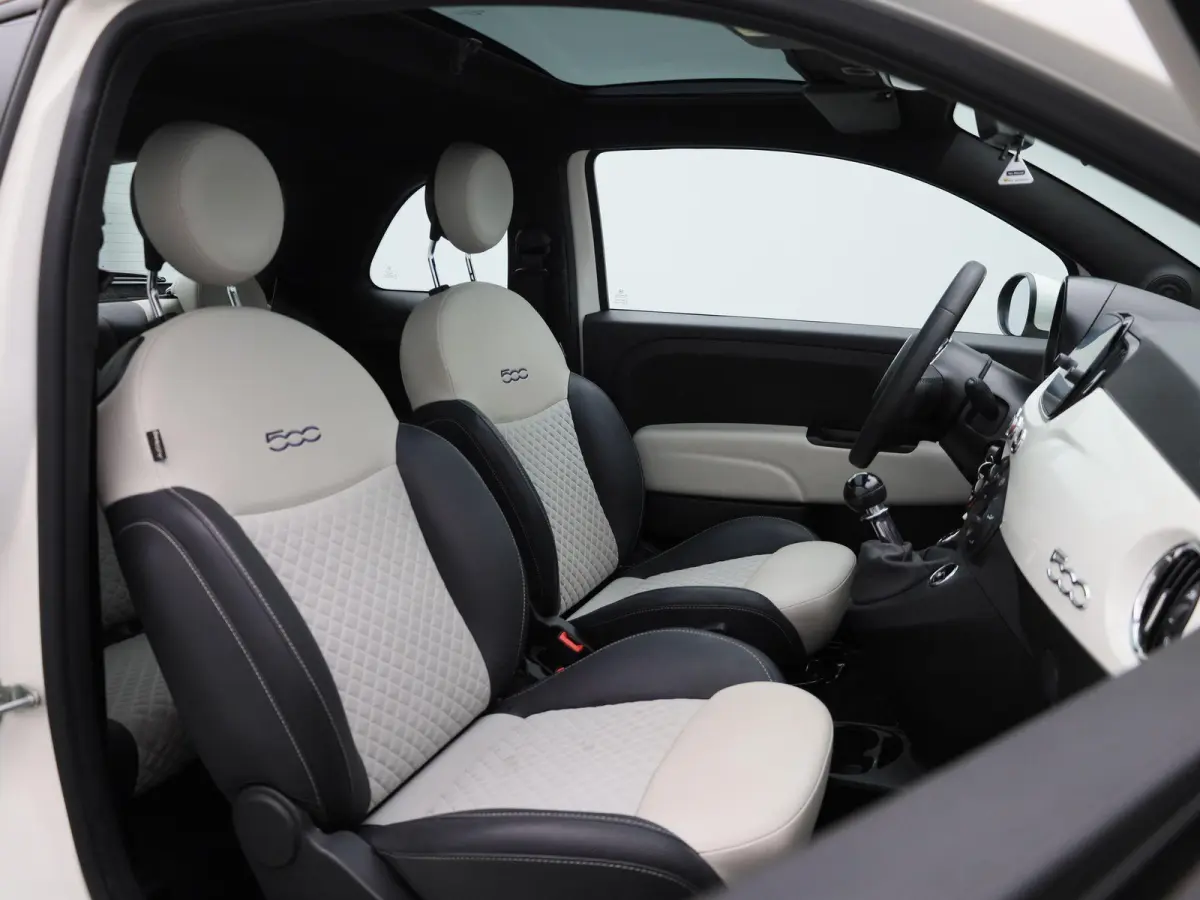 1.0 Hybrid Dolcevita | Apple Carplay / Android Auto | Cruise Control | Panoramadak | Parkeersensoren | Lichtmetalen Velgen |