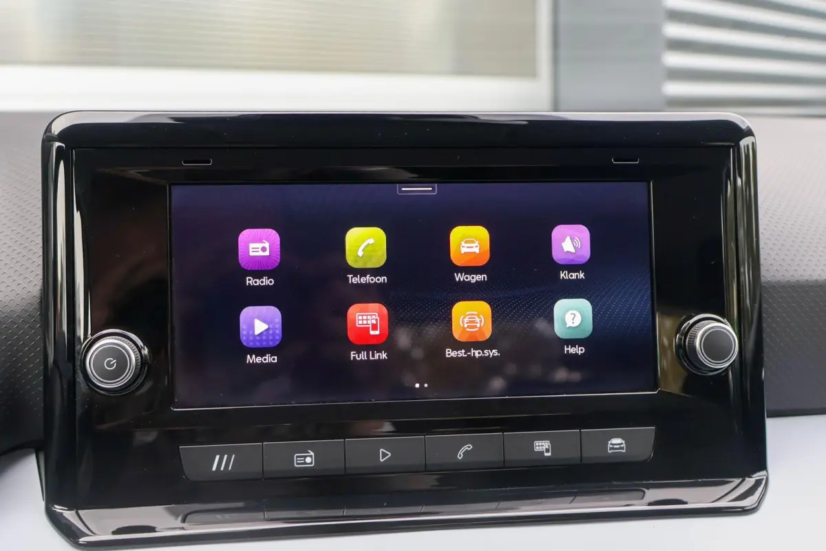 1.0 EcoTSI 95pk Style | DAB | Apple CarPlay/ Android Auto | Parkeersensoren Achter | Cruise Control | Airco Automatische