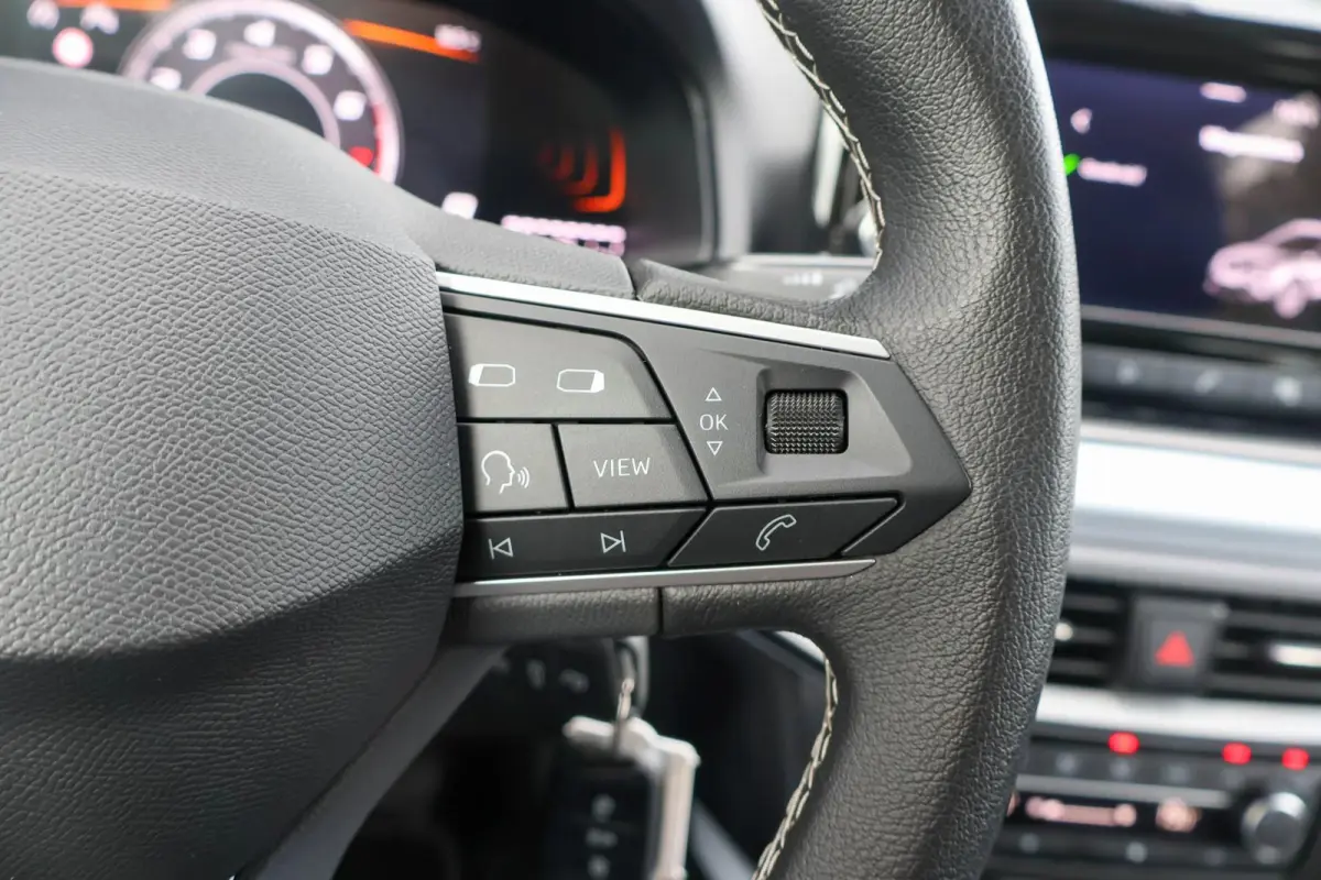 1.0 EcoTSI 95pk Style | DAB | Apple CarPlay/ Android Auto | Parkeersensoren Achter | Cruise Control | Airco Automatische