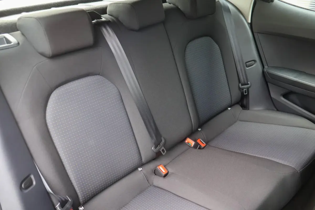 1.0 EcoTSI 95pk Style | DAB | Apple CarPlay/ Android Auto | Parkeersensoren Achter | Cruise Control | Airco Automatische