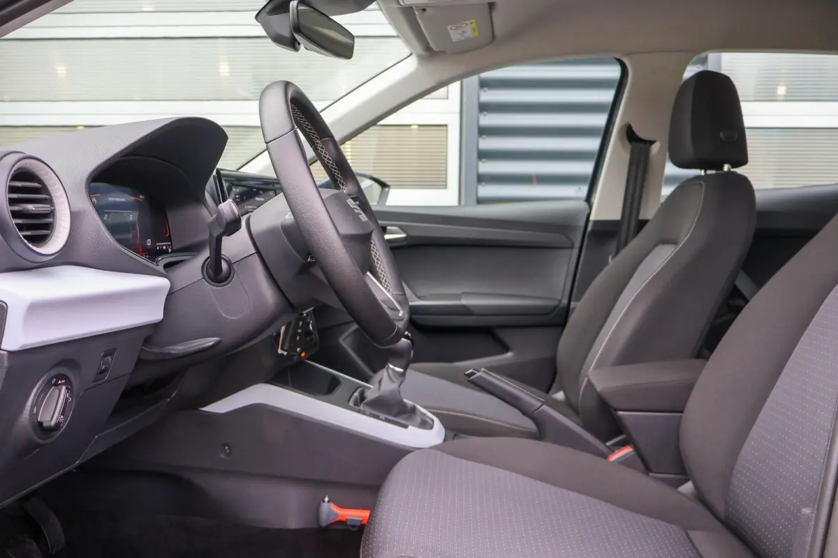 1.0 EcoTSI 95pk Style | DAB | Apple CarPlay/ Android Auto | Parkeersensoren Achter | Cruise Control | Airco Automatische