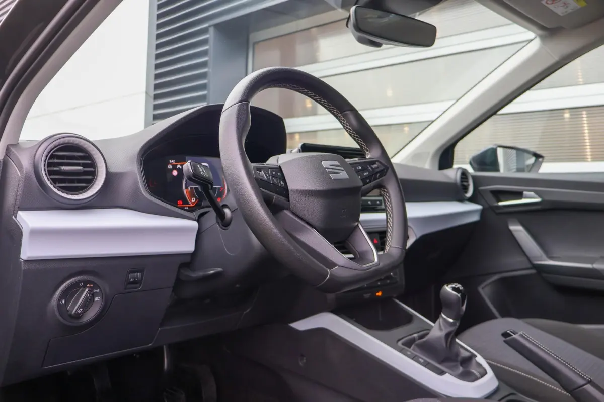1.0 EcoTSI 95pk Style | DAB | Apple CarPlay/ Android Auto | Parkeersensoren Achter | Cruise Control | Airco Automatische
