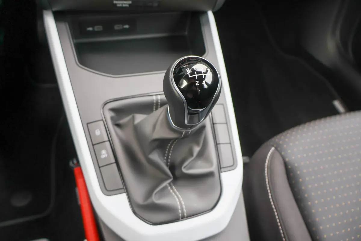 1.0 EcoTSI 95pk Style | DAB | Apple CarPlay/ Android Auto | Parkeersensoren Achter | Cruise Control | Airco Automatische