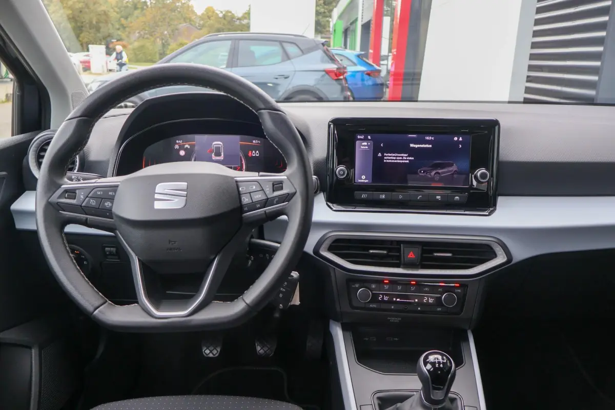 1.0 EcoTSI 95pk Style | DAB | Apple CarPlay/ Android Auto | Parkeersensoren Achter | Cruise Control | Airco Automatische