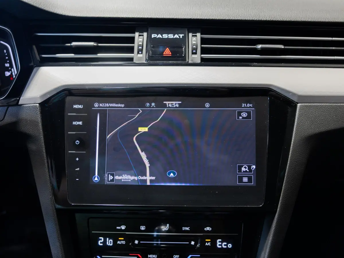 1.4 TSI PHEV GTE Business SOH 94% / 218pk / NAP / Leder / Achteruitrij camera / IQ LED /