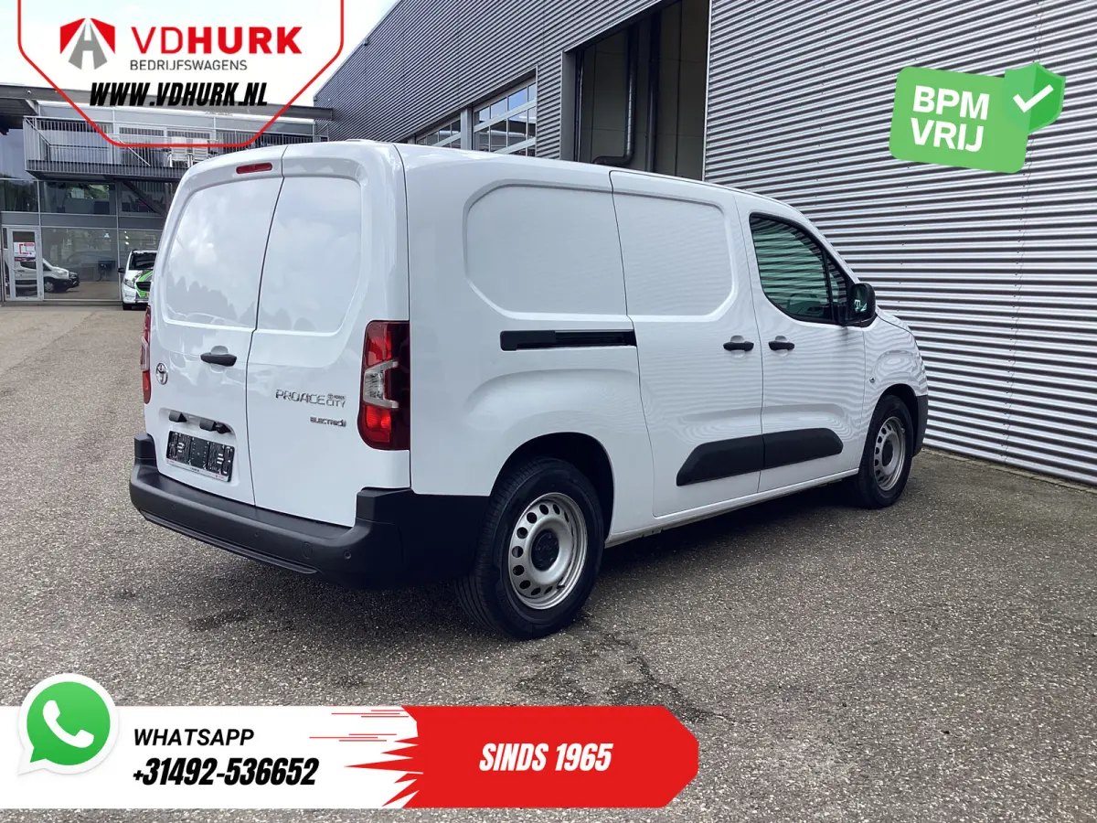 e-ProAce 50 kWh 320 km WLTP L2 3Pers./ LED/ Standkachel/ Stoelverw./ Stuurverw./ Carplay/ Camera/ PDC/ Cruise/ Airco