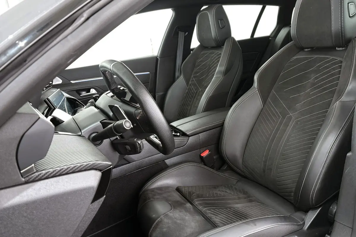 1.6 HYbrid 180 GT SOH 99% Panoramadak FOCAL Stoelverwarming