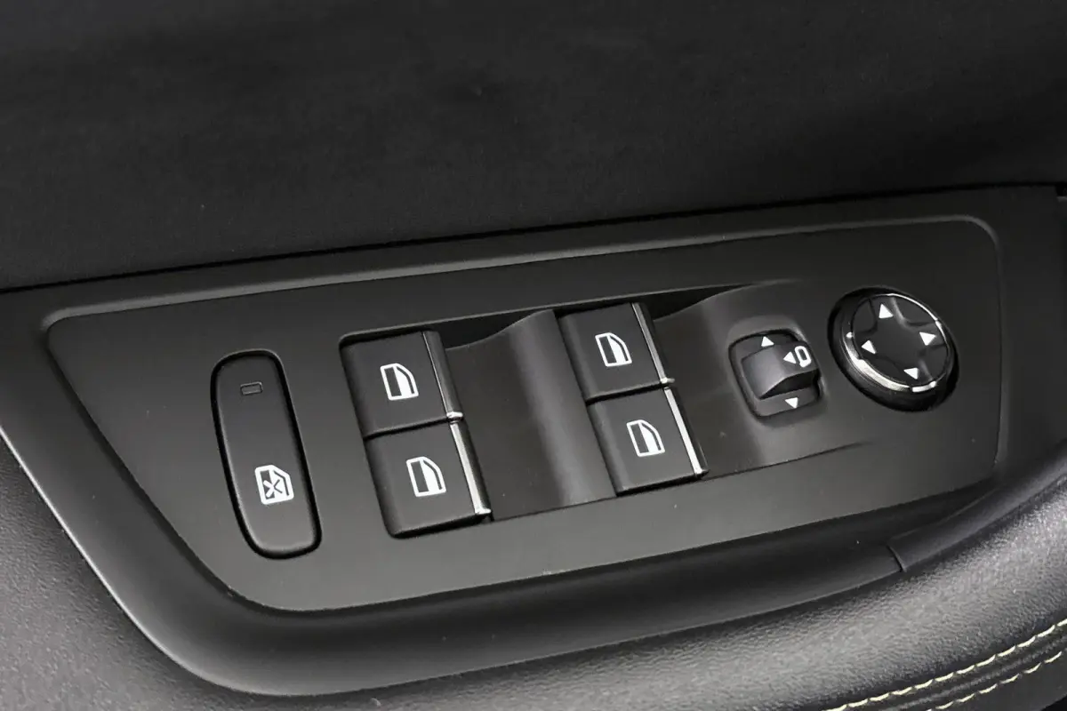 1.6 HYbrid 180 GT SOH 99% Panoramadak FOCAL Stoelverwarming
