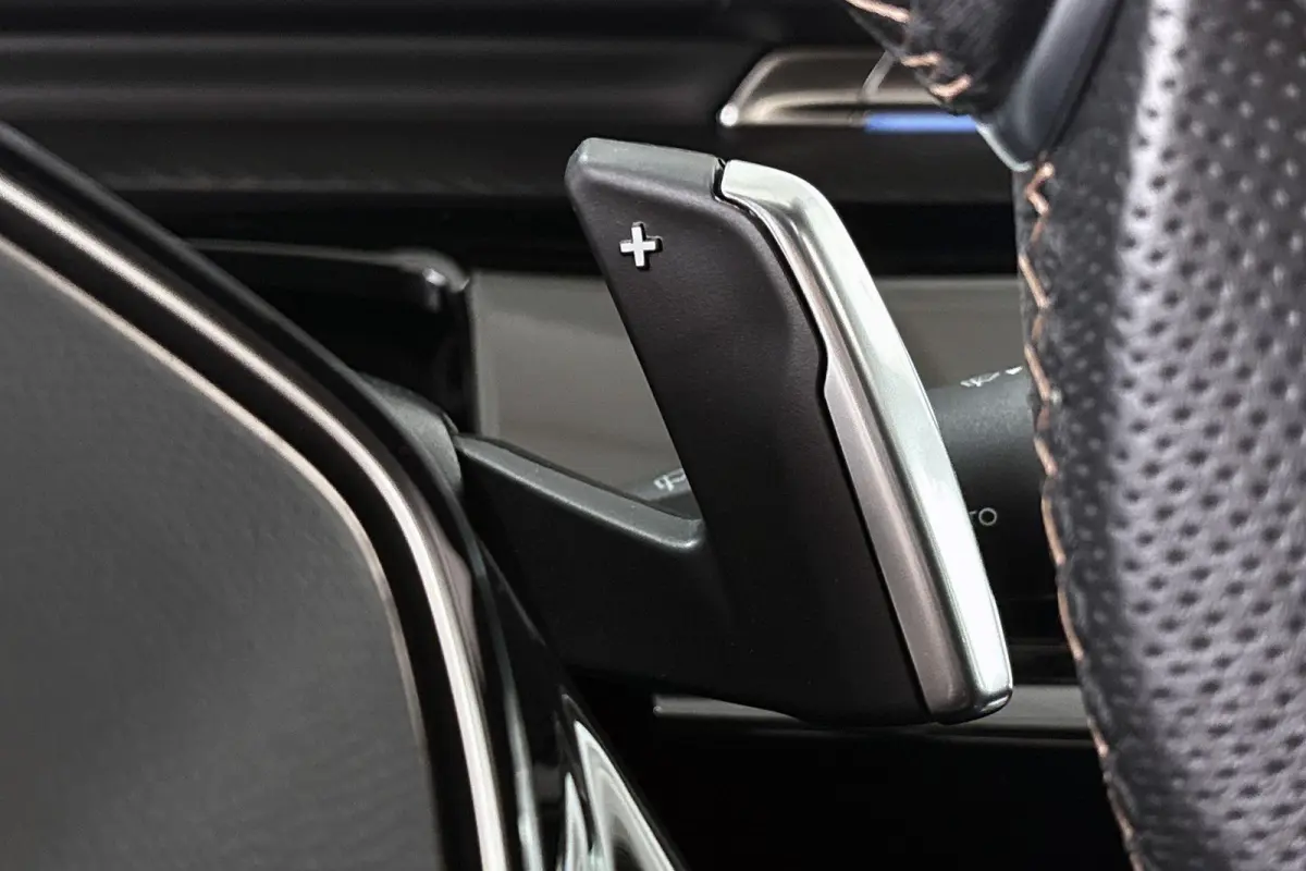 1.6 HYbrid 180 GT SOH 99% Panoramadak FOCAL Stoelverwarming