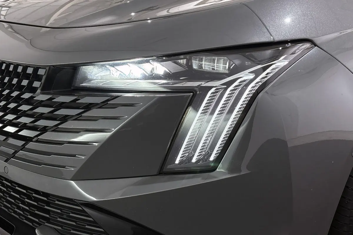 1.6 HYbrid 180 GT SOH 99% Panoramadak FOCAL Stoelverwarming