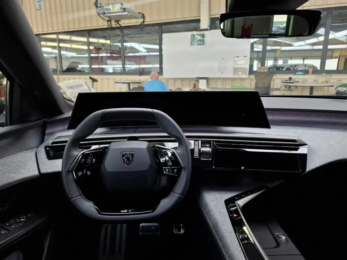 GT Avantage 73 kWh 7p | Fase 3 laden | SOH 100% | Luxe stoelen | Elektrische verstelbare stoelen | Alcantara | NL auto |