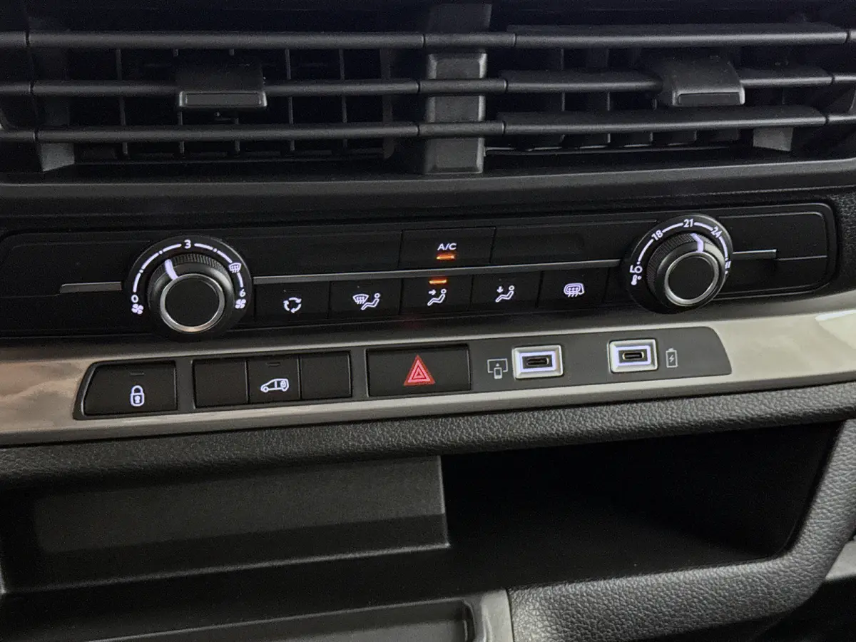 Worker Comfort Standard Range L2 50 kWh Nieuw 230km WLTP Carplay Cruise control 100% elektrisch
